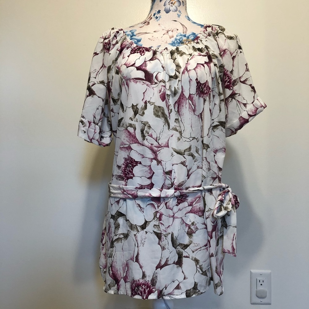 Croft & Barrow white with pink flower design size large